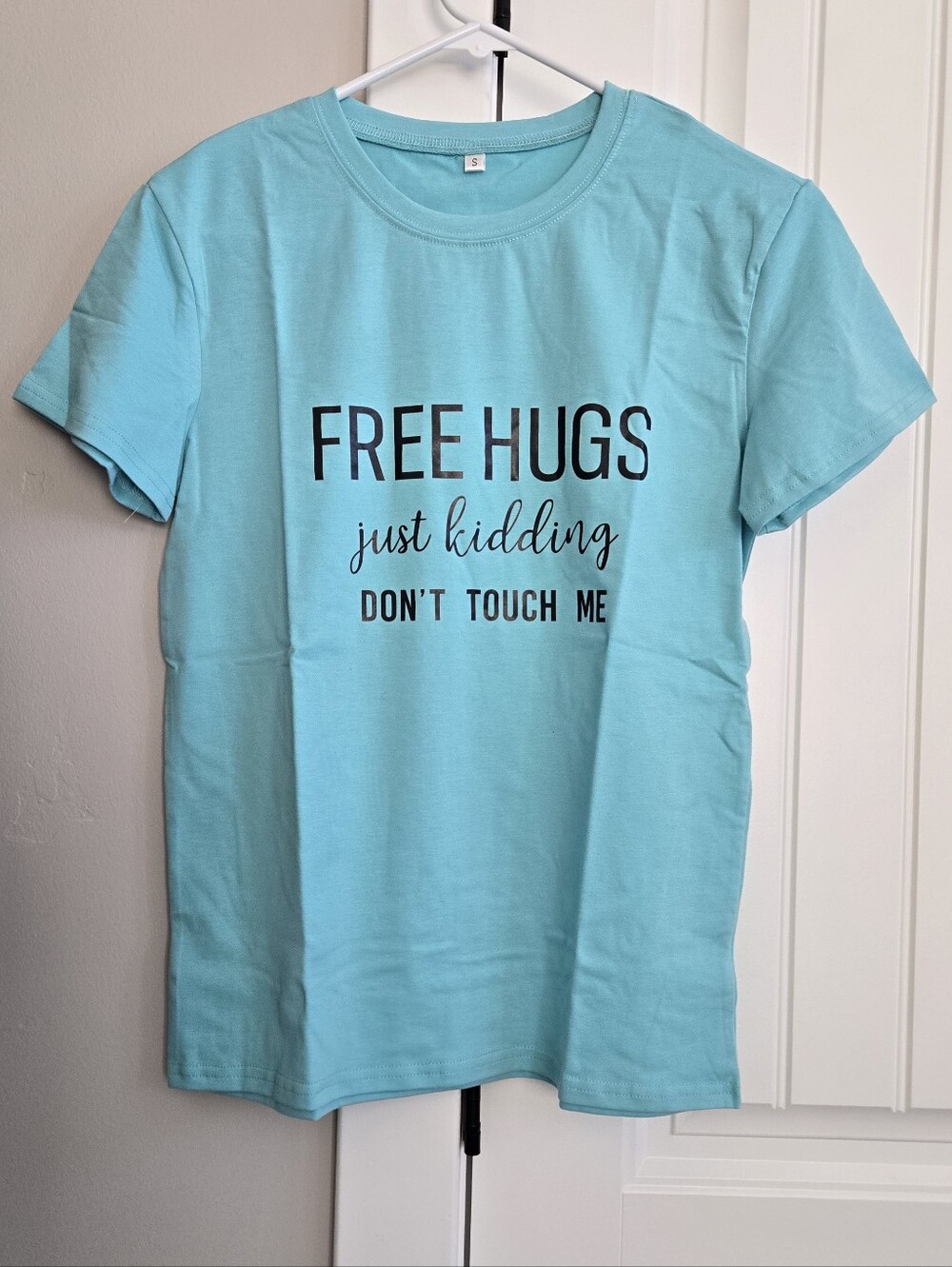 Graphic 'Free Hugs' Short Sleeve Tee - Aqua